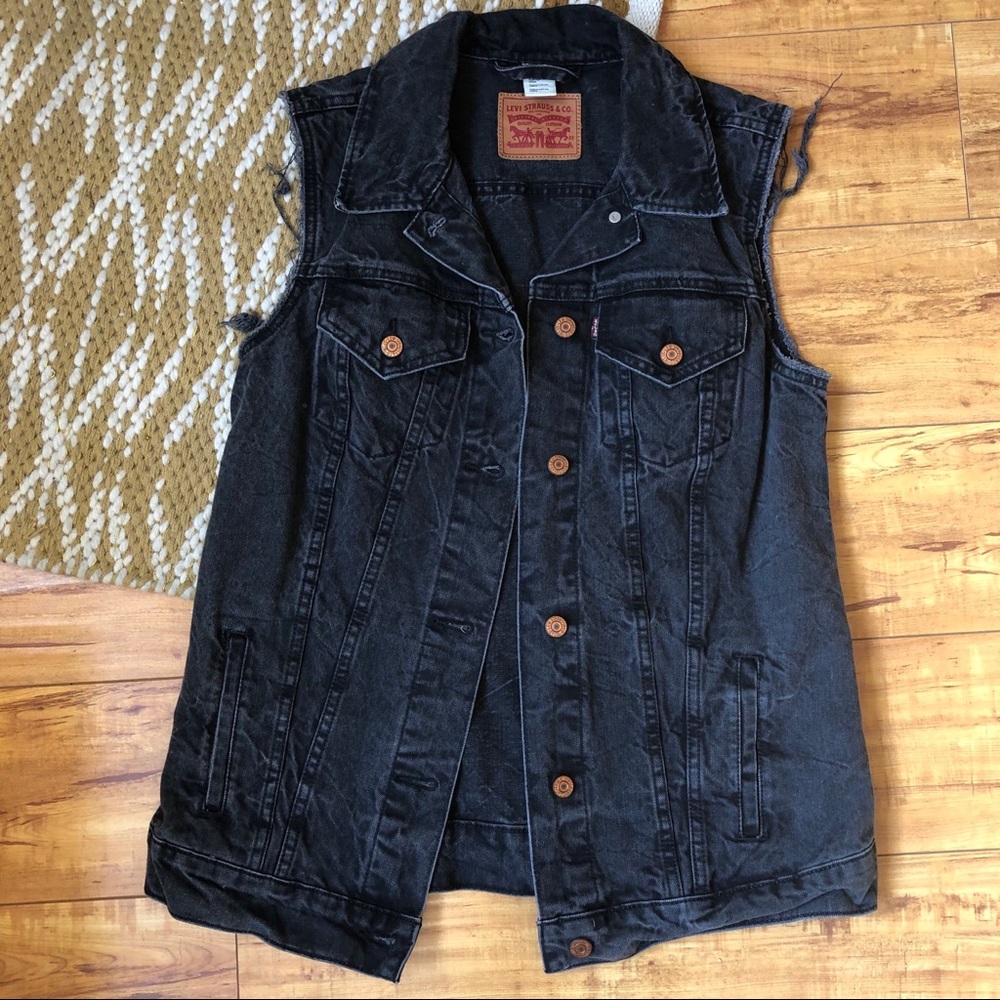 Levi’s Sleeveless Gray Distressed Denim Vest